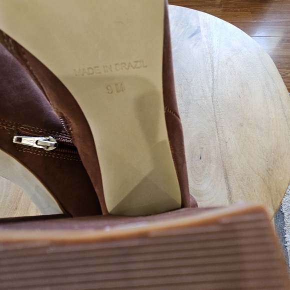 Steve Madden Brown Suede Ankle Boots- 9 - Picture 9 of 11